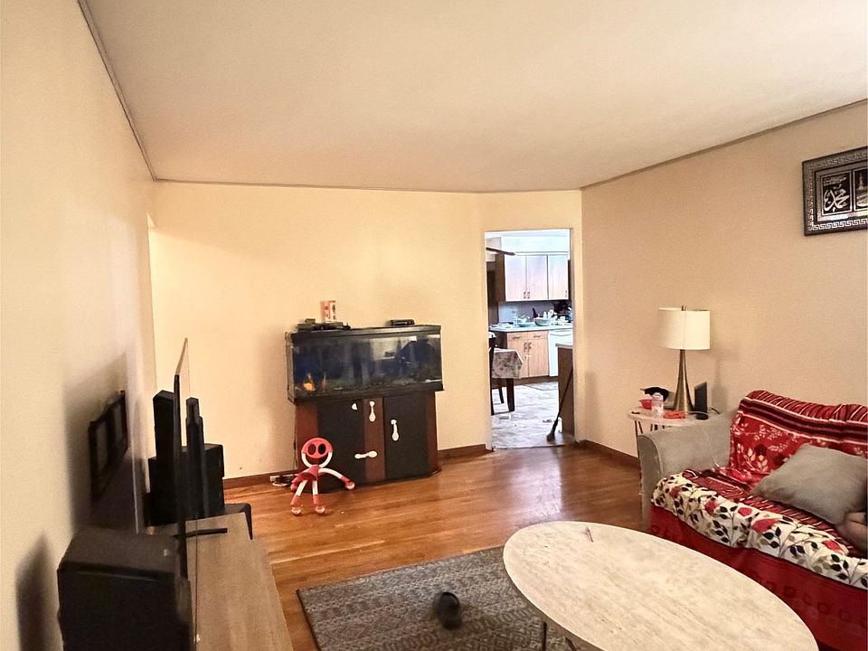 2nd image of 29641 Walker Dr