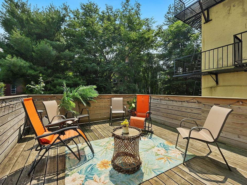 1st image of 1017 Park Ave APT 1