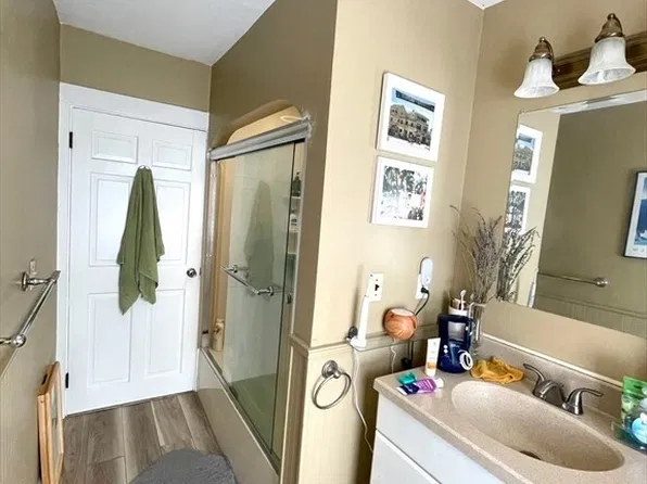 18 Middlesex St Unit 18, North Chelmsford, MA 01863