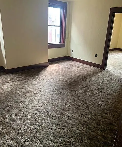 23 Singer Ave #2R — Photo 4