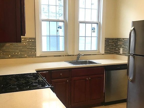 2nd image of 25-27 46th St #2A