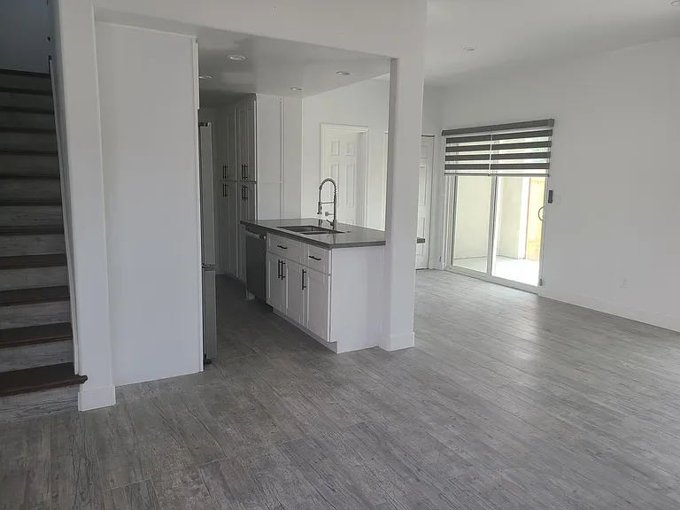 668 Del Mar Ave — Photo 3