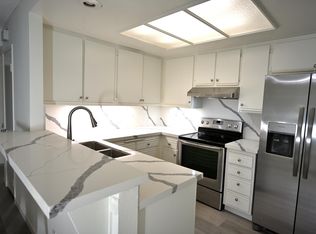 351 Deerfield Ave, Irvine, CA 92606