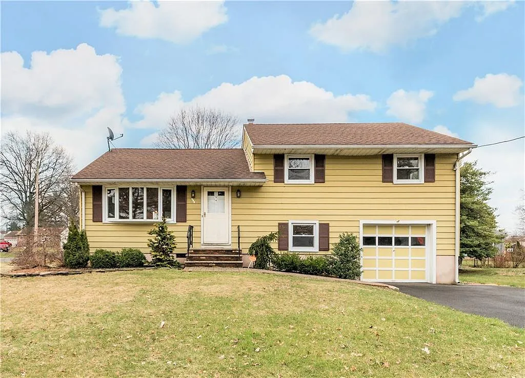 322 Netherwood Ave photo 1