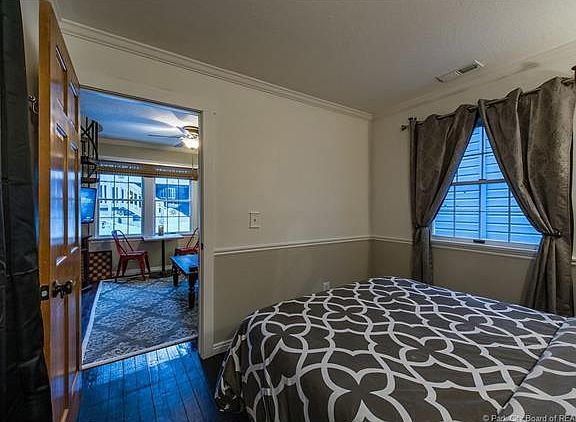 3rd image of 1150 Empire Ave #38