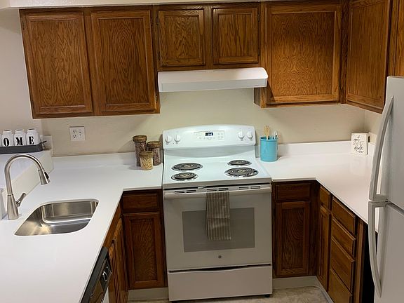 3rd image of 375 Bellevue Way SE