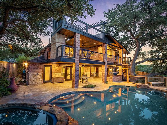 3rd image of 259 Oak Hideaway