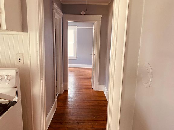 5th image of 321 Douglas Ave APT 2