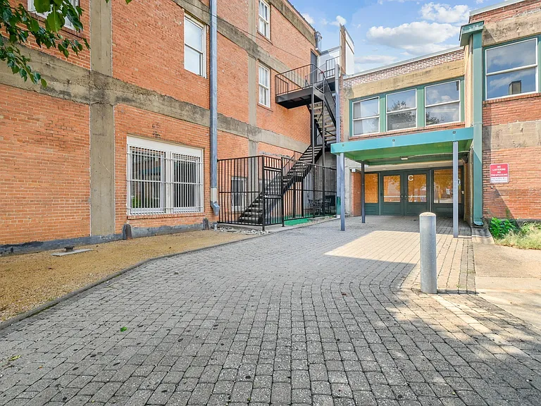 Deep Ellum Lofts — Photo 93