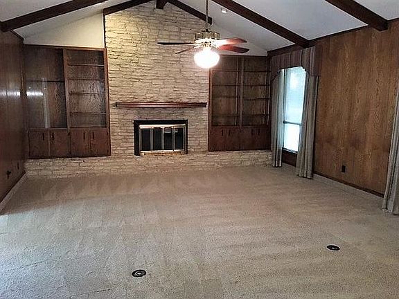 4th image of 1302 Old Cedar Ln