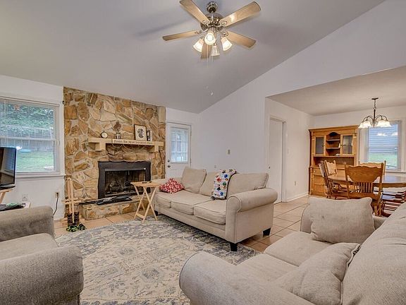 4th image of 123 Glenora Dr