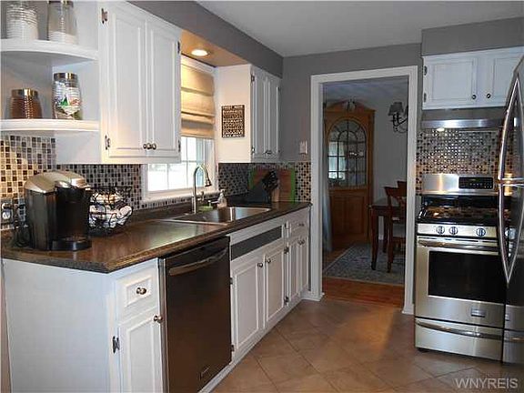 5th image of 363 Walton Dr