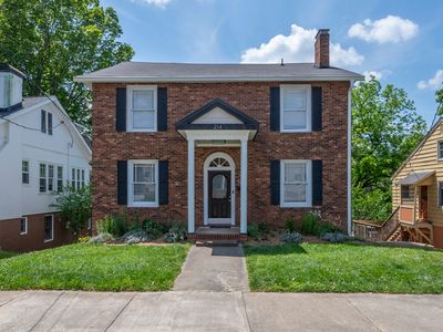 214 N Sunset Dr, Winston Salem, NC, 27101
