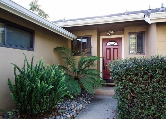 3rd image of 5327 Estrade Dr