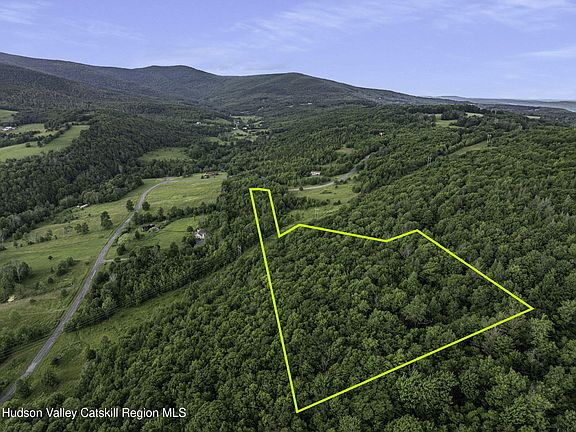2nd image of L20.2 Overlook Drive