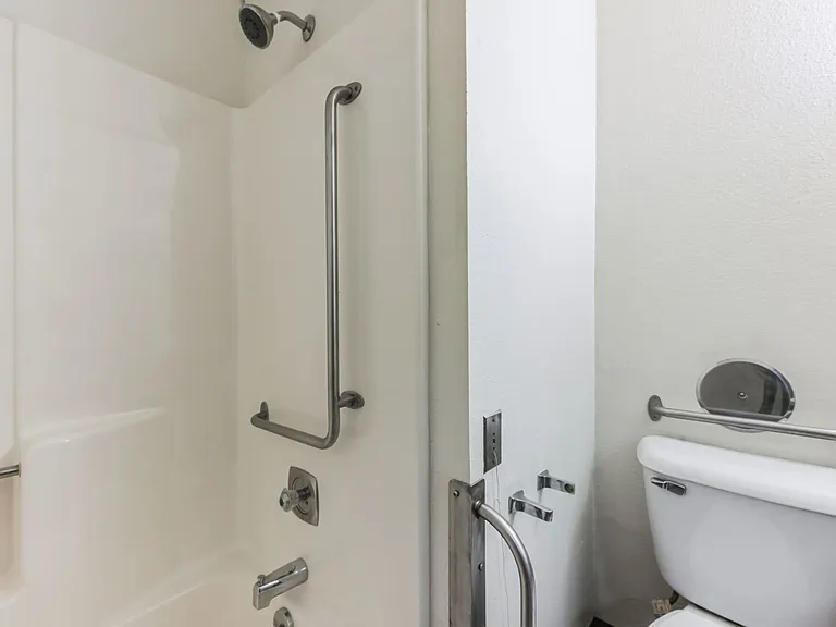 1252 N 12th Pl — Photo 18