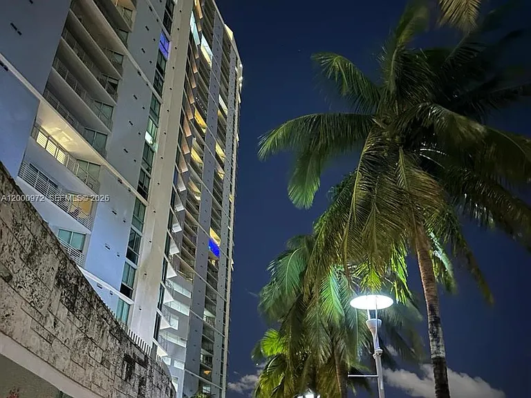 325 Biscayne Blvd #2523 — Photo 45