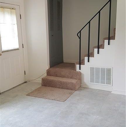 3rd image of 5907 Phillips Ln