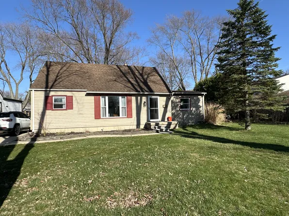 825 Gargantua Ave, Clawson, MI 48017