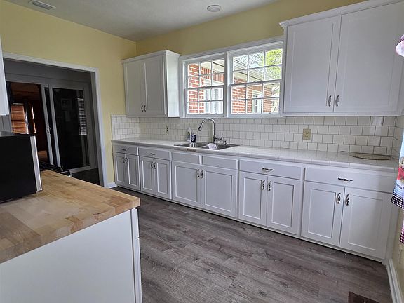 4th image of 200 N Key St