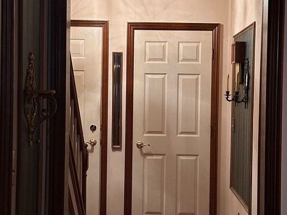 2nd image of 412 N King St