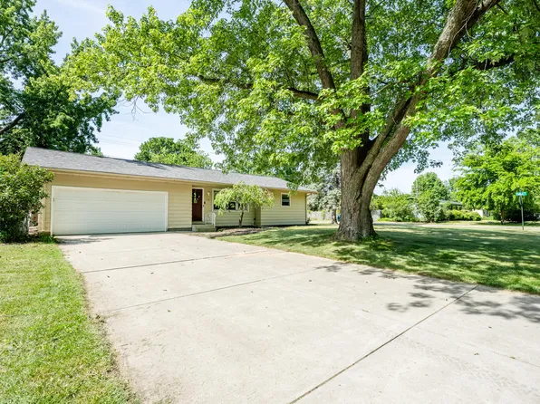 1738 Maiden Ln, Saint Joseph, MI 49085