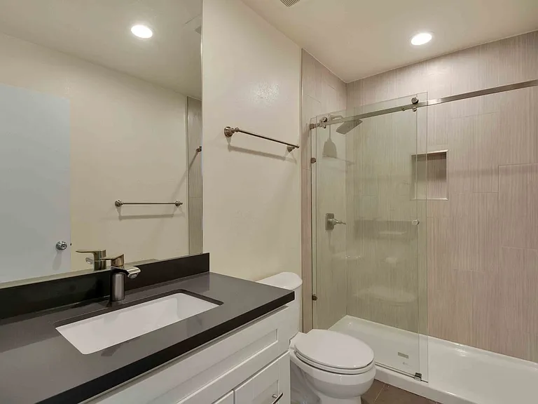 1140 E22nd Street — Photo 10