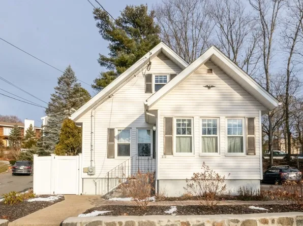 573 Baker St, West Roxbury, MA 02132