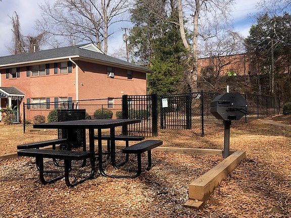 5th image of 2745 Basswood Ct #2702-B