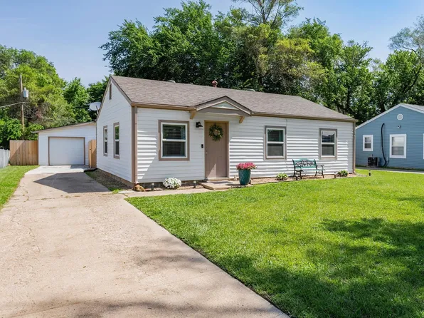 1400 E Charleston Dr, Wichita, KS 67219