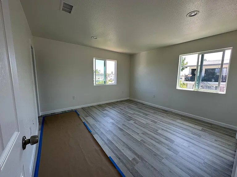 4491 Menlo Ave — Photo 15