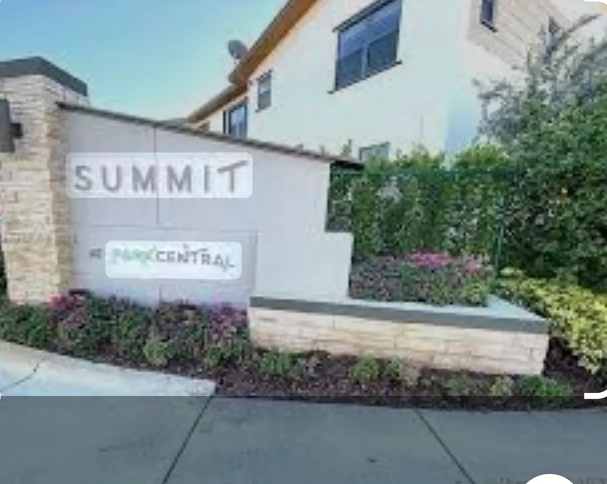 3 bed, 2.5 bath, 1910 sqft, $4,500 — Photo 1