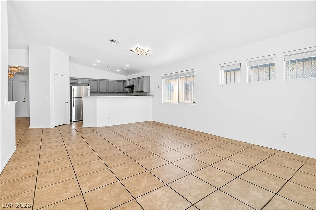 Building Photo - 5683 Halvern Ave