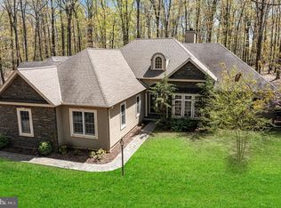 6827 Mountain Dr, Hanover, PA 17331