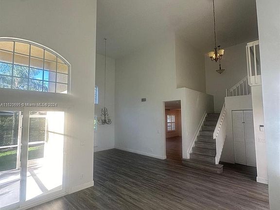 5th image of 2072 Windward Cir