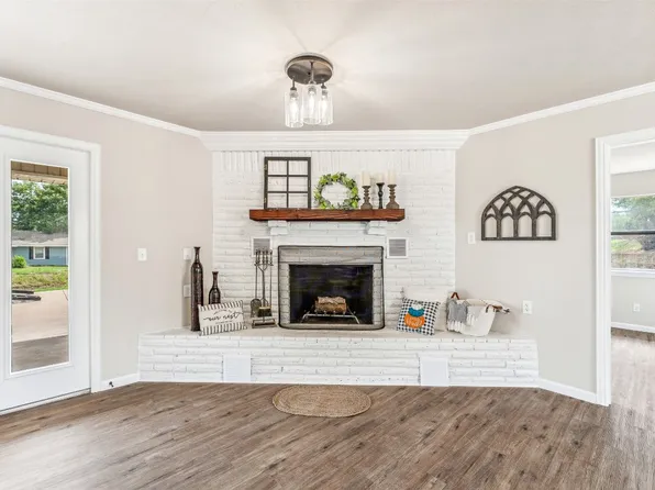 1316 E Apache Trl, Granbury, TX 76048