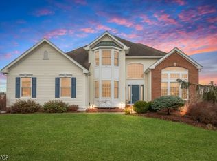 166 Preakness Cir, Branchburg Twp., NJ 08876