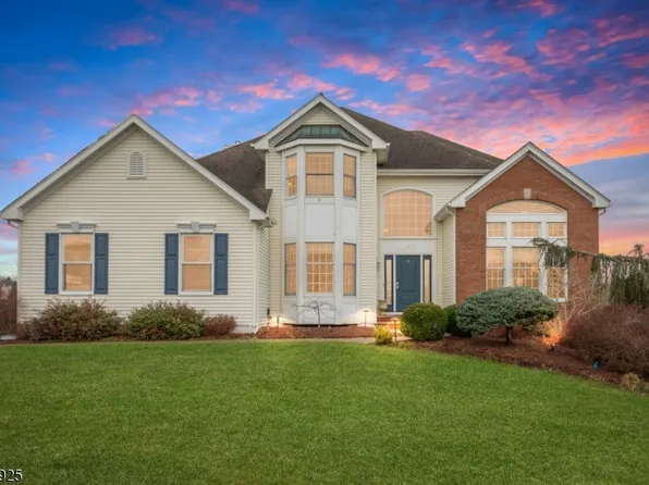 166 Preakness Cir, Branchburg Twp., NJ 08876