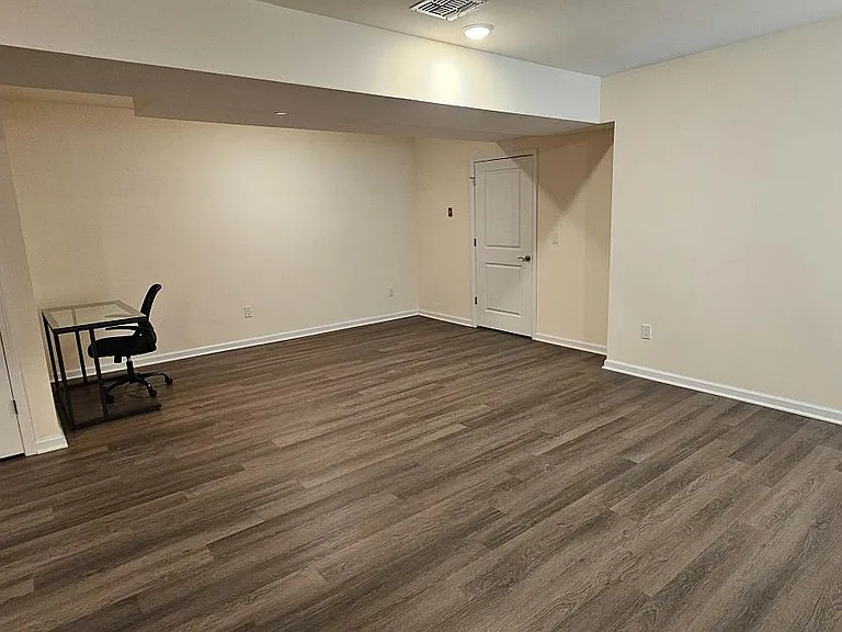 260 W Main St #16 — Photo 11
