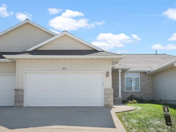 3327 Stoneview Cir SW, Cedar Rapids, IA 52404