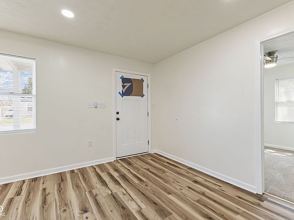 5th image of 3624 Wallace Ave