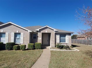 218 Trees Dr, Cedar Hill, TX 75104