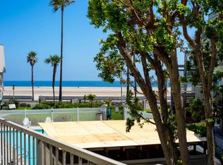 246 E Surfside Dr, Port Hueneme, CA 93041