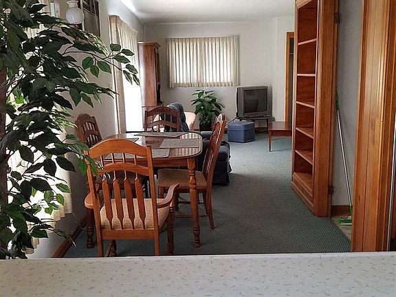 5th image of 231 E Mineral St