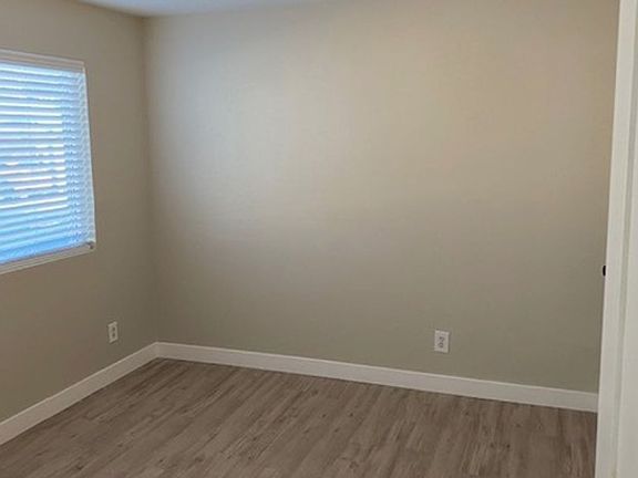 4th image of 220 W Cherry Ave #22