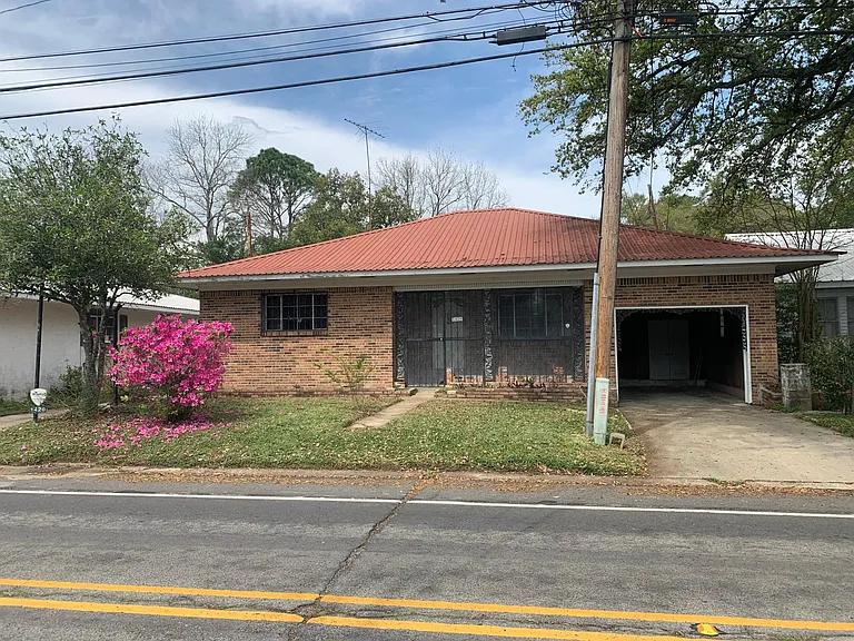 1420 Iberia St — Photo 1