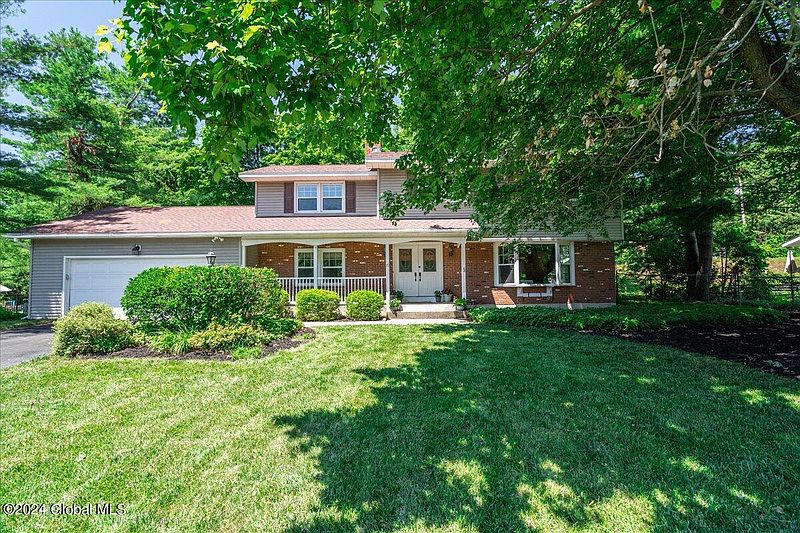 2nd image of 10 Laurel Drive