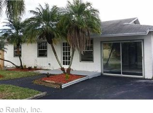 8220 SW 6th St, Pompano Beach, FL 33068