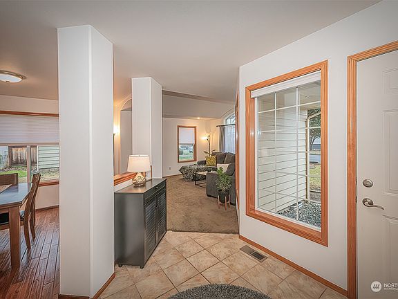 3rd image of 715 SE 5th Street