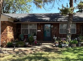 913 Shamrock Dr, Dumas, TX 79029